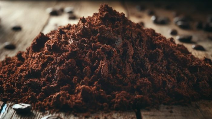 Los posos de café contienen un truco genial y no lo sabías