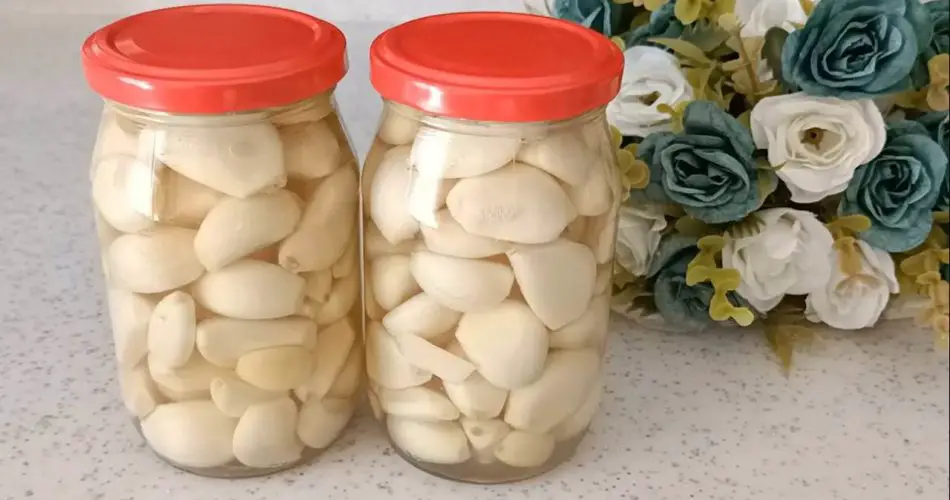 Mantén tu ajo fresco y sabroso durante todo un año gracias a este secreto culinario conocido solo por cocineros experimentados.