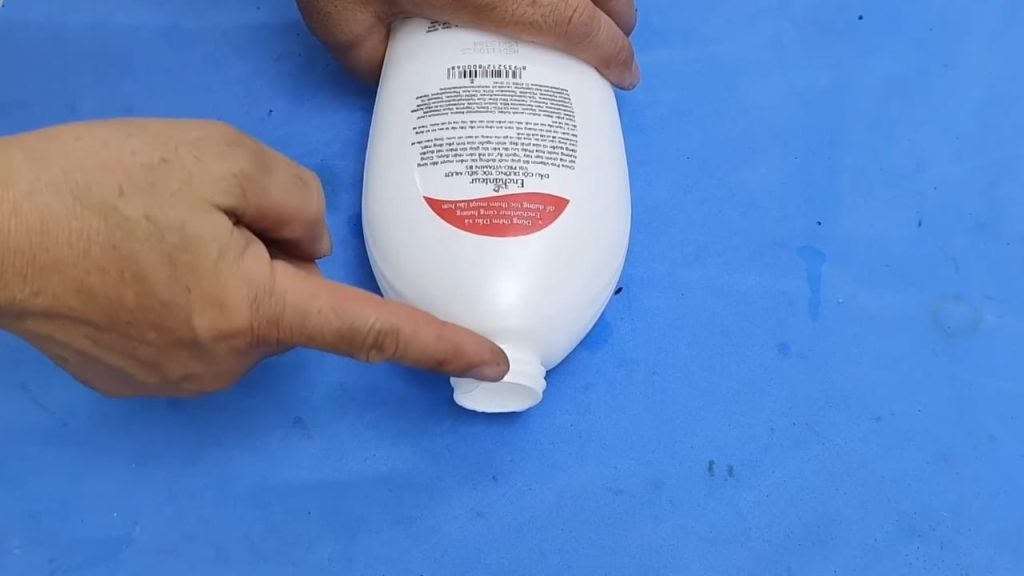 No tires las botellas de champú viejas, se pueden reutilizar muy bien en casa