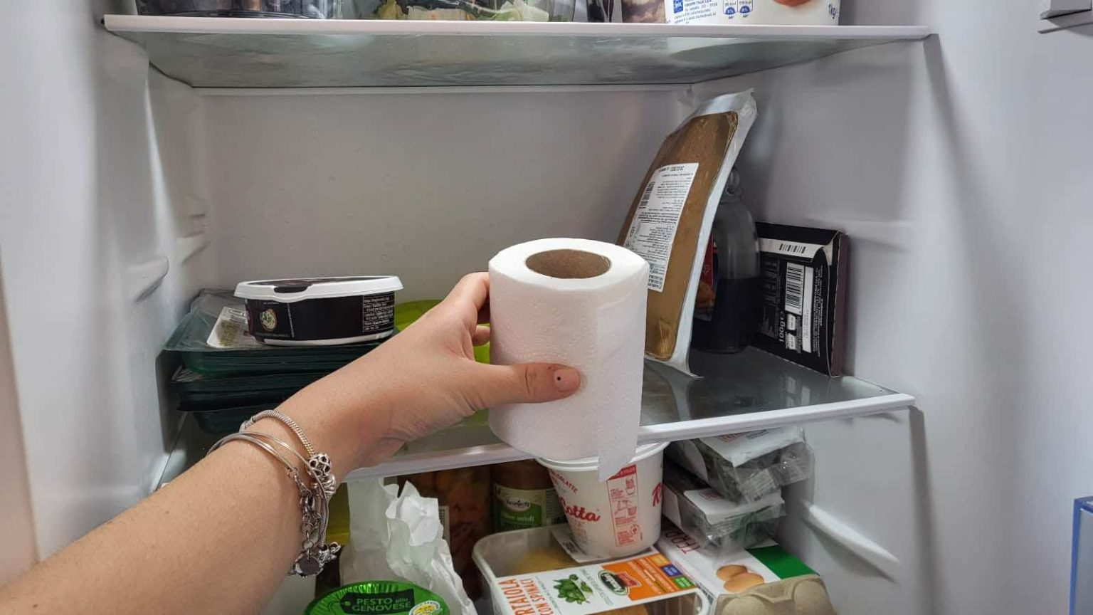 Pon un rollo de papel higiénico en el refrigerador: obtendrás un resultado inesperado