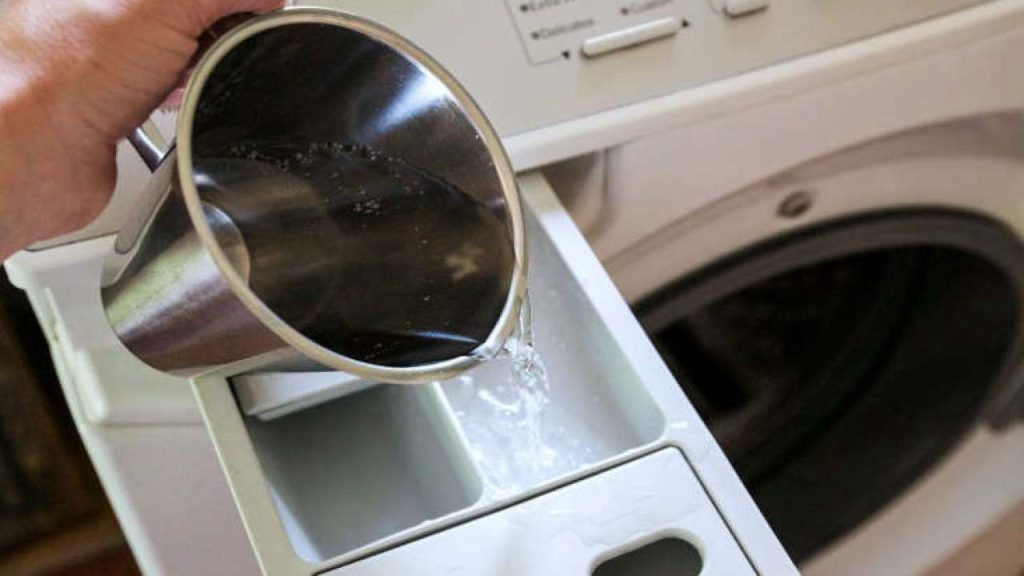 Si lo pones en la lavadora, la ropa no tendrá arrugas más: tira la plancha