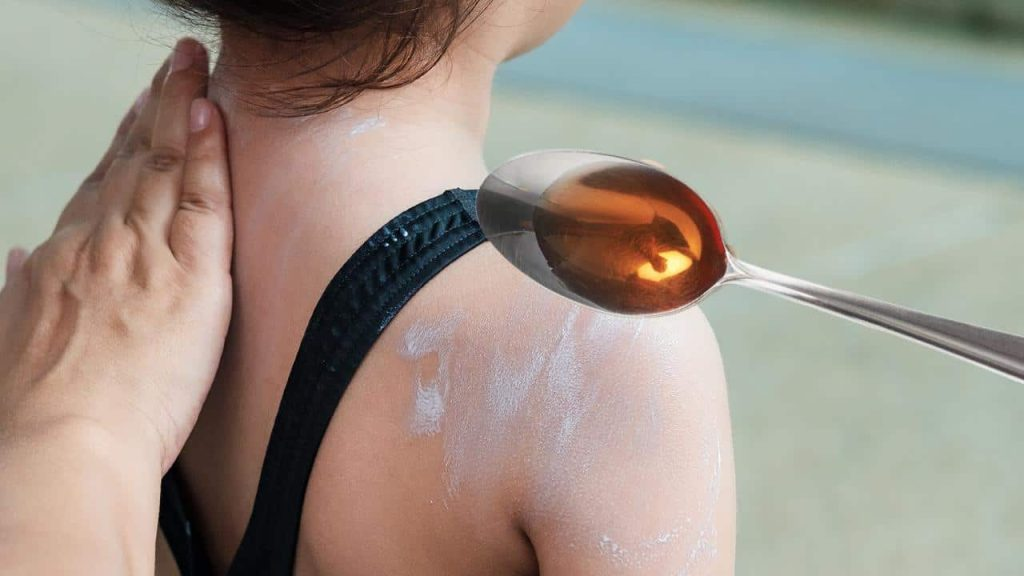 Si tu traje de baño está lleno de manchas de protector solar, no desesperes: así las eliminarás