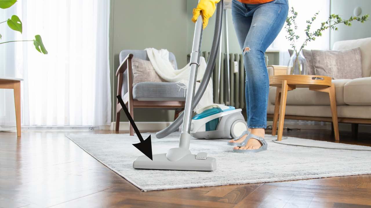 Siente la casa mientras pasas la aspiradora: el secreto de las mujeres de la limpieza italianas