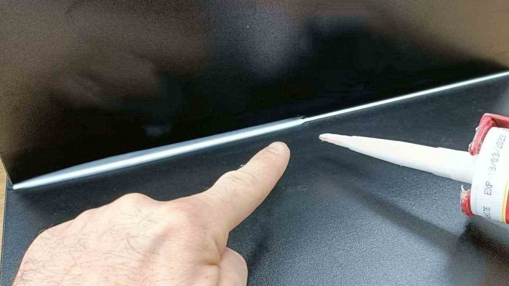 Silicona, aquí está el truco de los albañiles para aplicarla perfectamente