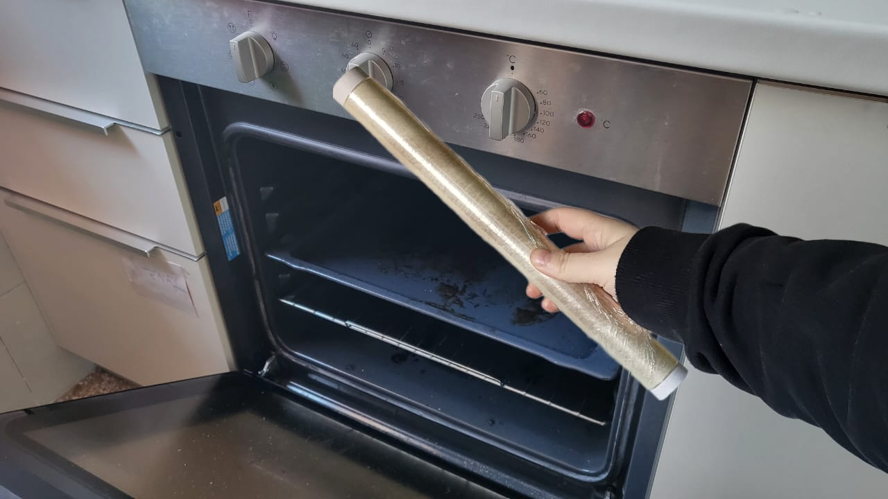 Solo hay que frotar: cómo eliminar la suciedad más resistente del horno en solo unos minutos