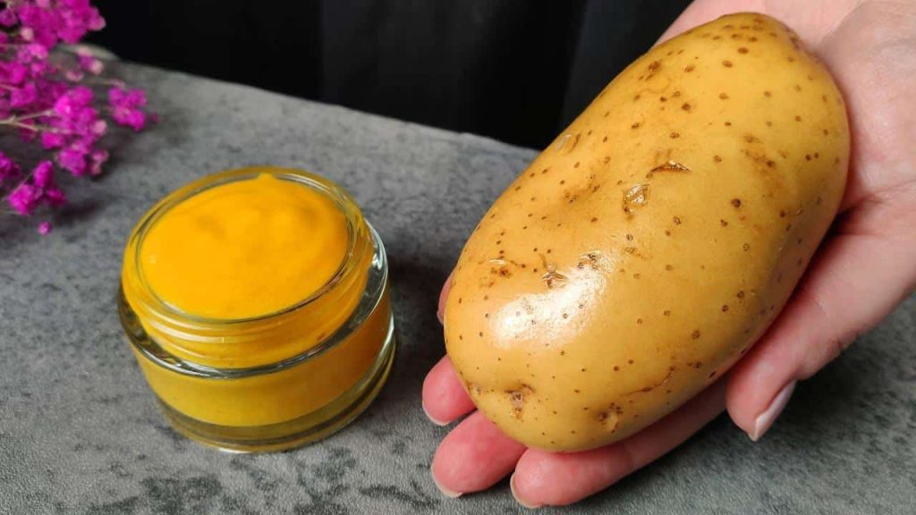 Una mascarilla antiarrugas efectiva con papas que elimina todos los signos del envejecimiento de la piel