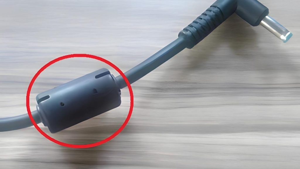 ¿Sabes para qué sirve este cilindro que encontramos en el cable del cargador?