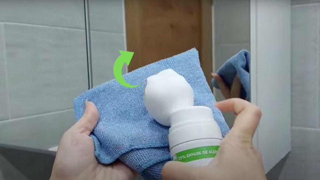 ¿Vidrios muy sucios? ¿Ya has probado este ingrediente? Puedes limpiarlos en un instante