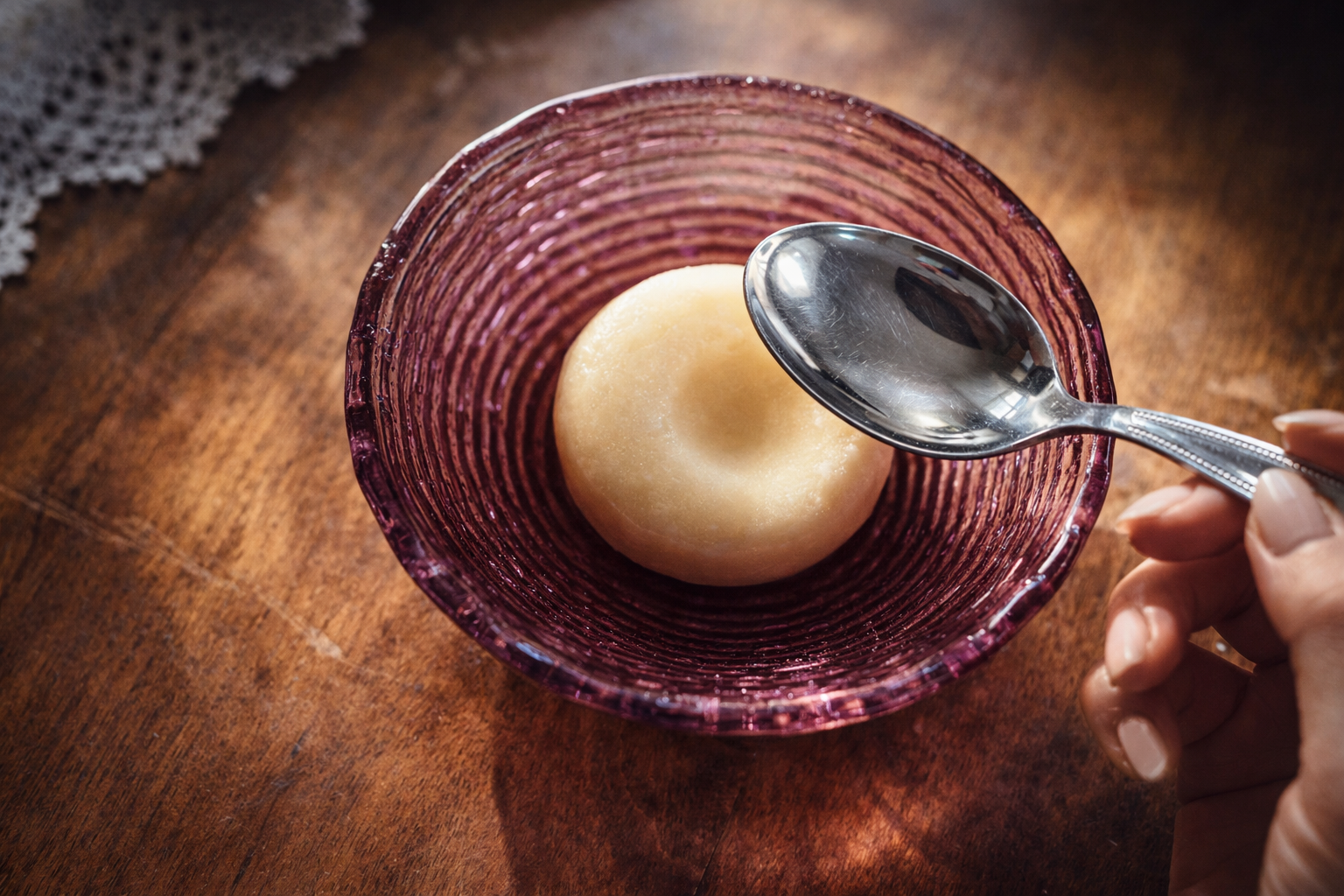 Verter 3 cucharadas de alcohol sobre una pastilla de jabón: las amas de casa expertas siempre lo hacen