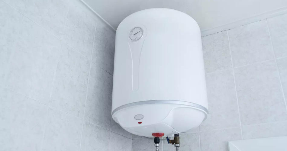 30 euros de ahorro al mes: el consejo de los fontaneros para reducir la factura de la luz