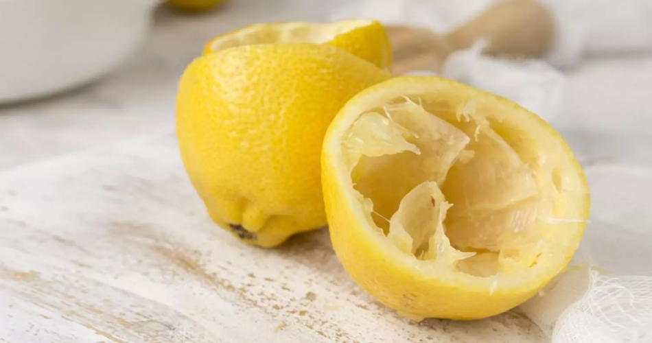 Cuando exprimes limones, no los tires a la basura. Haz esto