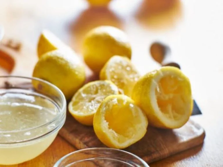 Limón exprimido: no subestimes el poder de las cáscaras