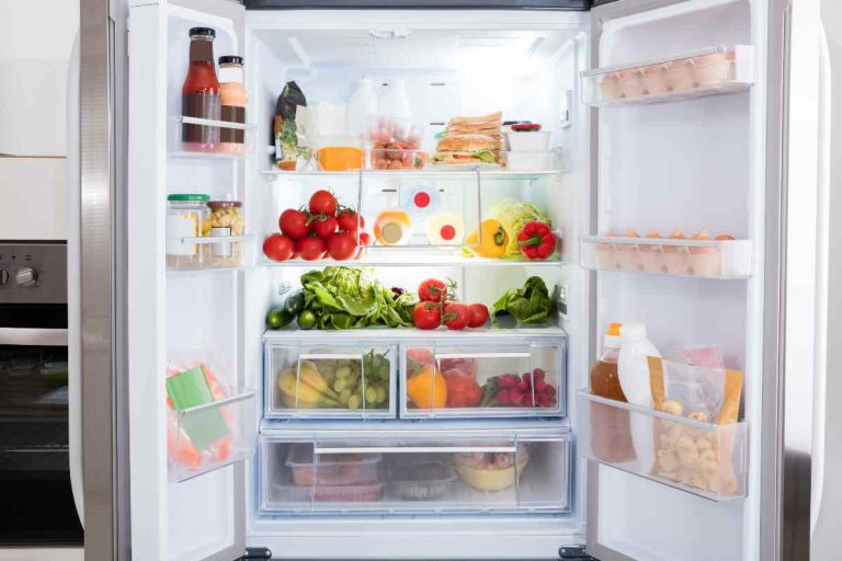 Los 10 alimentos que nunca deberías guardar en el refrigerador pero que a menudo lo haces