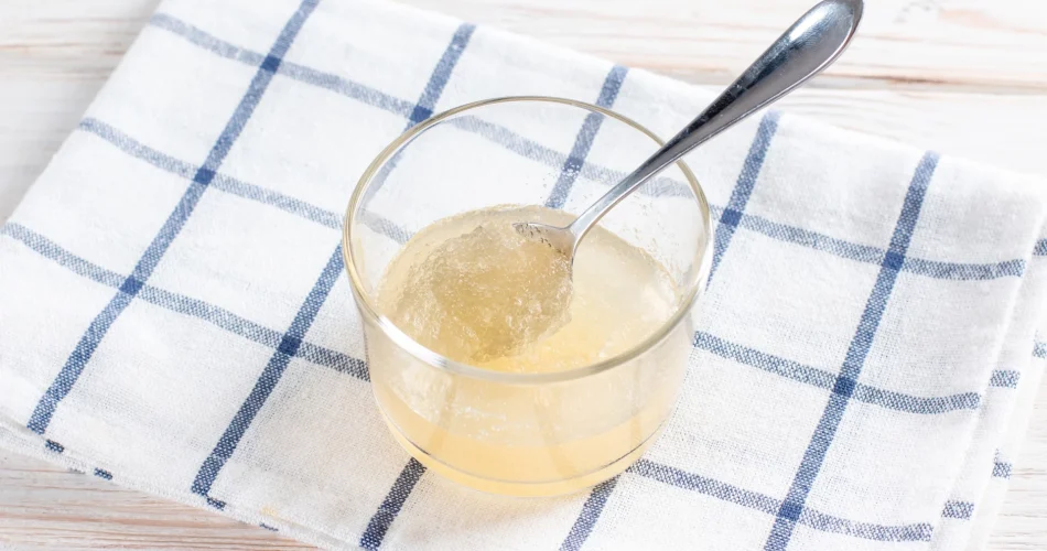 Mézclalo con agua y listo para comenzar. Plantas sedientas prosperan como nunca antes.