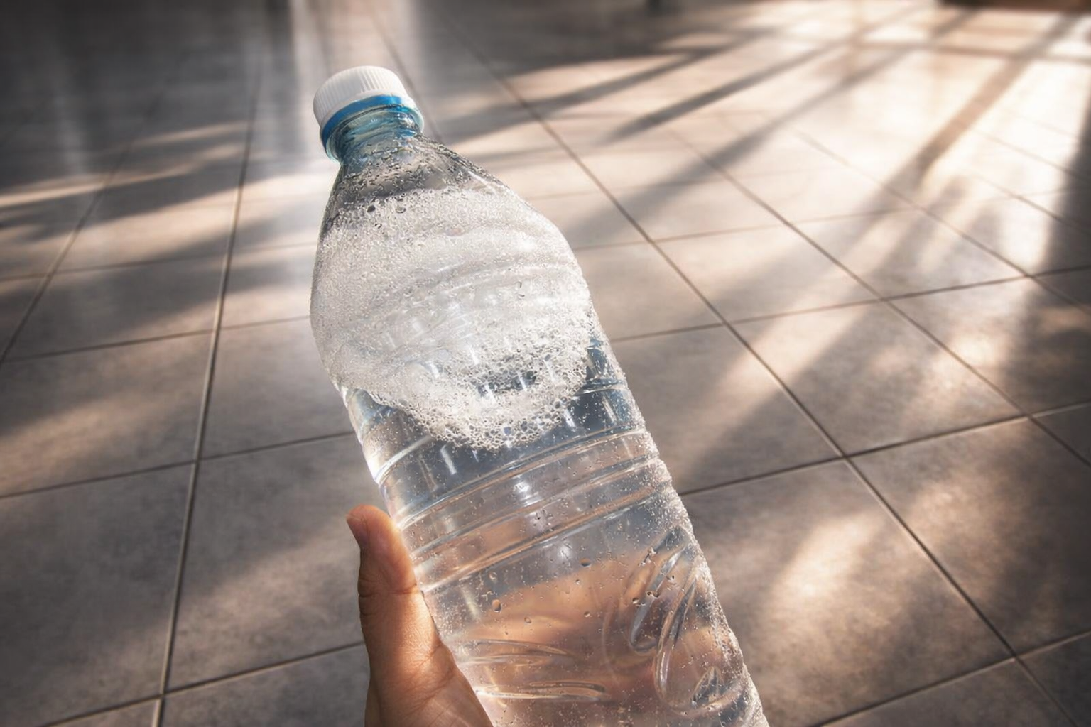 Cómo dejar el suelo de casa impecable usando solo 3 ingredientes: nunca estuvo tan blanco