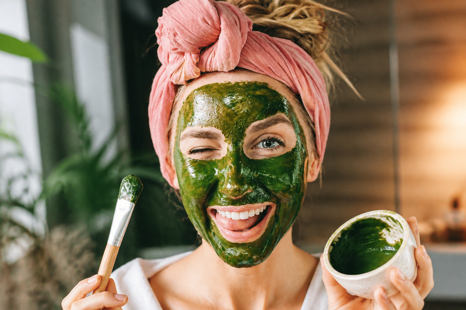 La mascarilla de perejil para eliminar arrugas, hidratar y nutrir profundamente la piel