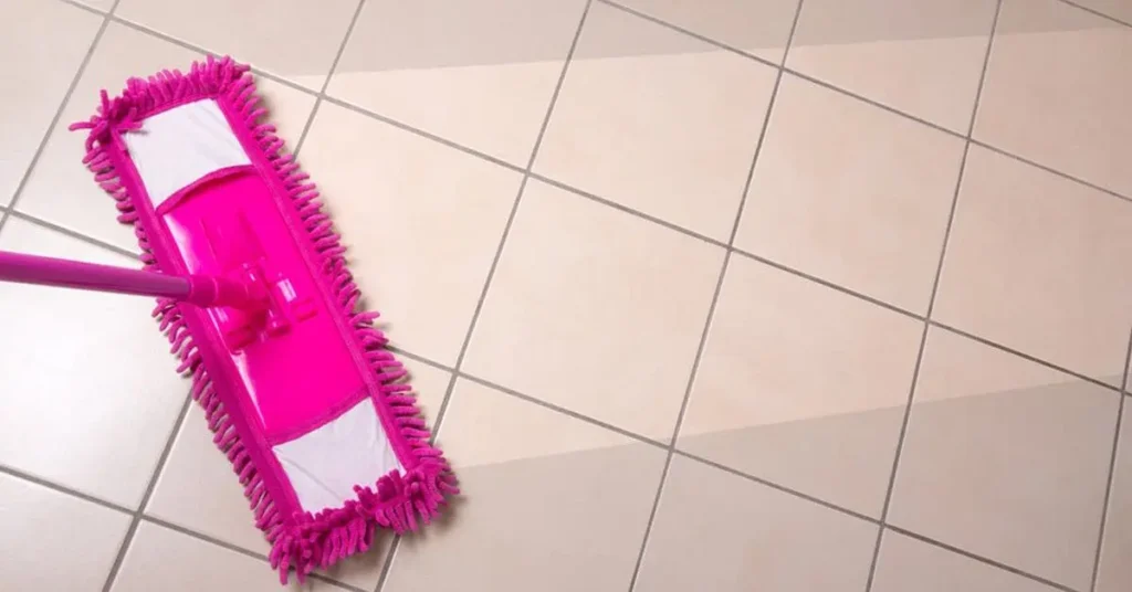 Así se prepara un detergente natural para limpiar el suelo, las juntas y las superficies del hogar