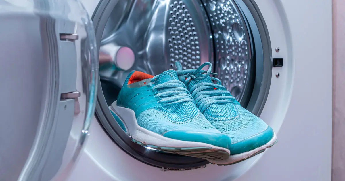 Cómo lavar correctamente zapatillas, zapatos y tenis y eliminar los olores