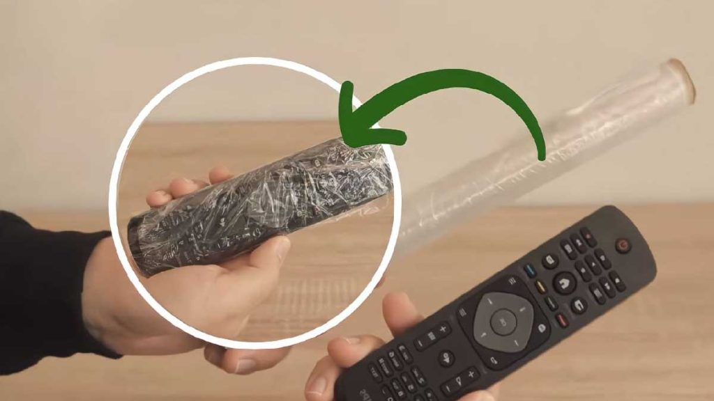 Por esta razón es absolutamente necesario envolver el mando a distancia con film transparente
