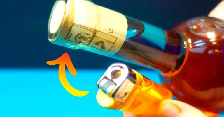 ¿Cómo destapar fácilmente tus botellas sin sacacorchos?