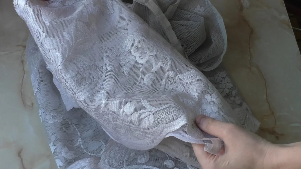 Sus cortinas favoritas brillan en pureza y frescura: un método delicado para productos de encaje y tul