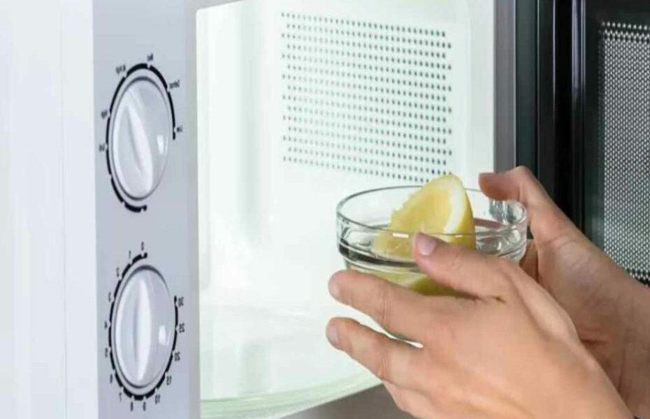 Cómo eliminar los malos olores en el microondas