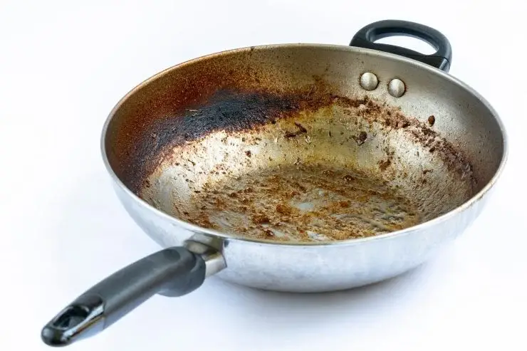 Olla quemada: ¡recupérala como nueva con este truco infalible!