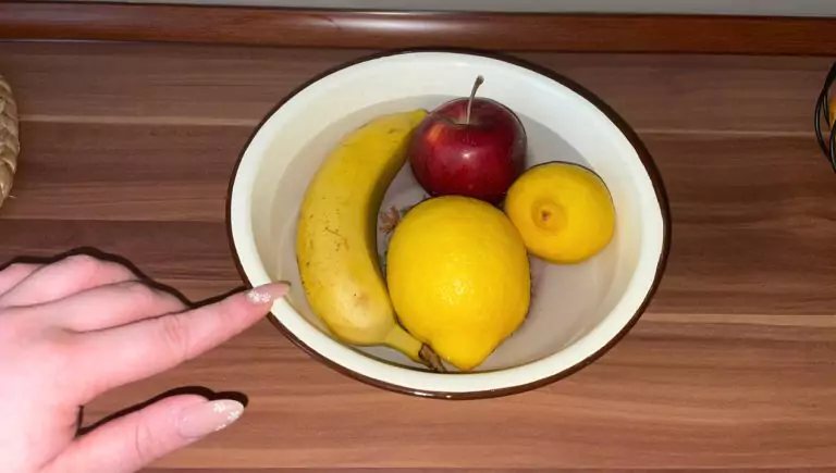 Hago esto constantemente para eliminar pesticidas de las frutas. ¡Este truco es un éxito total y solo toma unos minutos!
