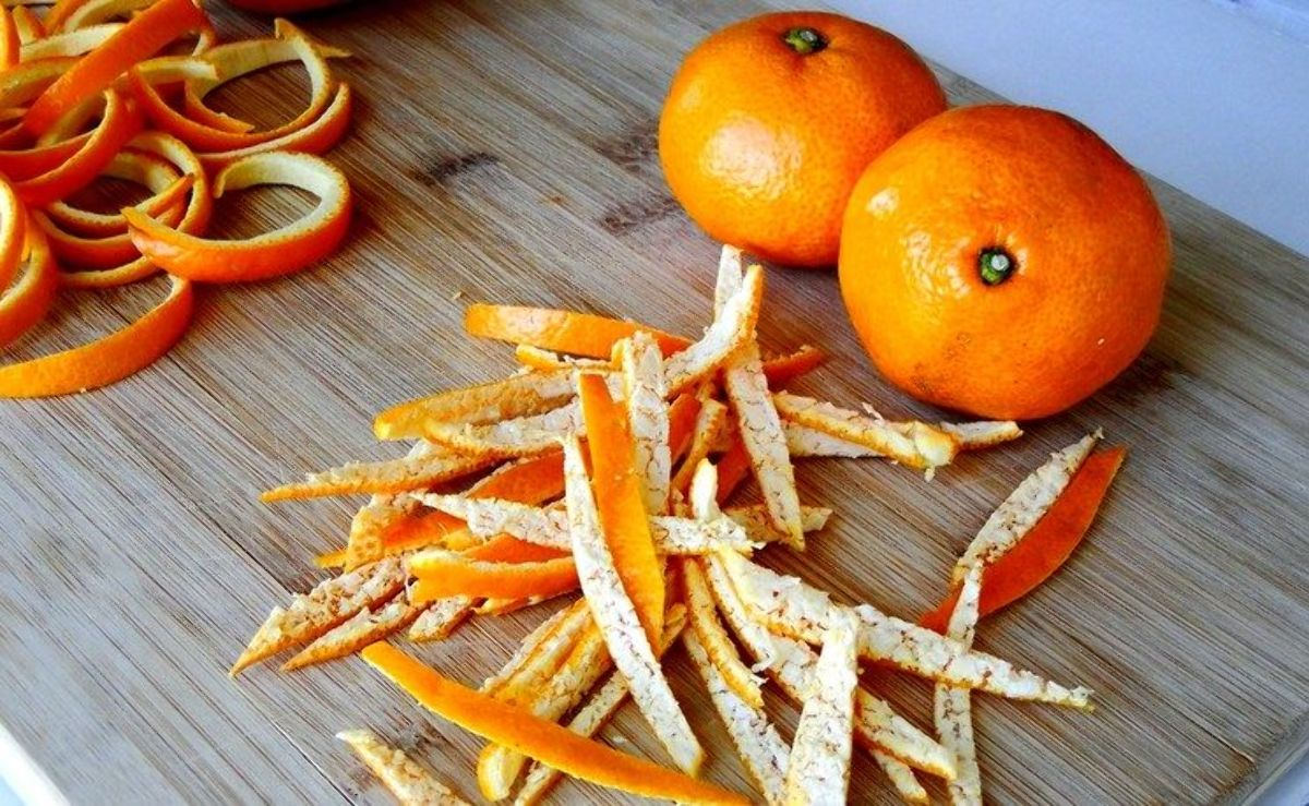 Las mandarinas se comen, pero las cáscaras quedan: 9 razones para no tirarlas y recogerlas durante toda la temporada