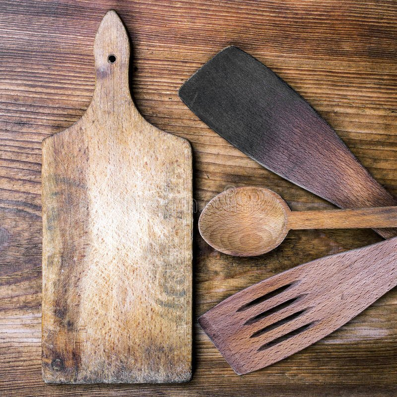 Tablas de cortar, cucharas y espátulas de madera: así impregna la madera, elimina manchas y olores desagradables