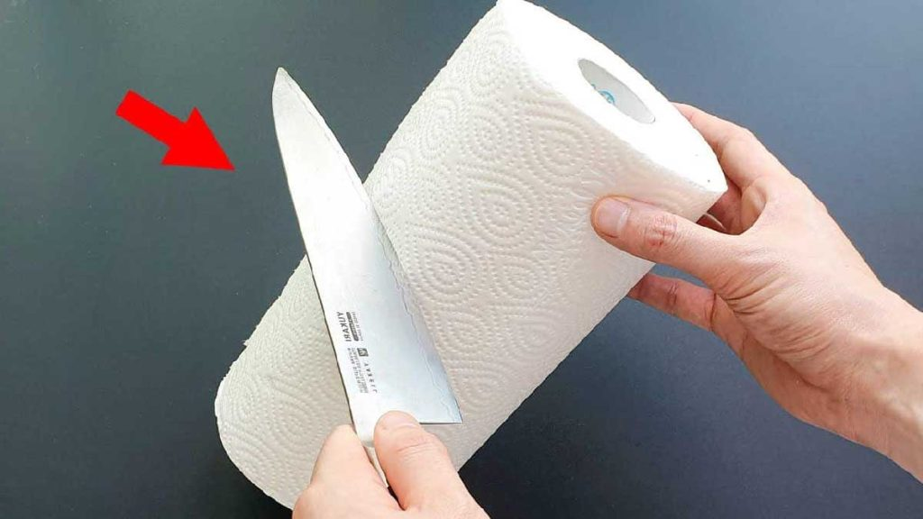 Ahorra el doble de dinero cortando el rollo de papel absorbente