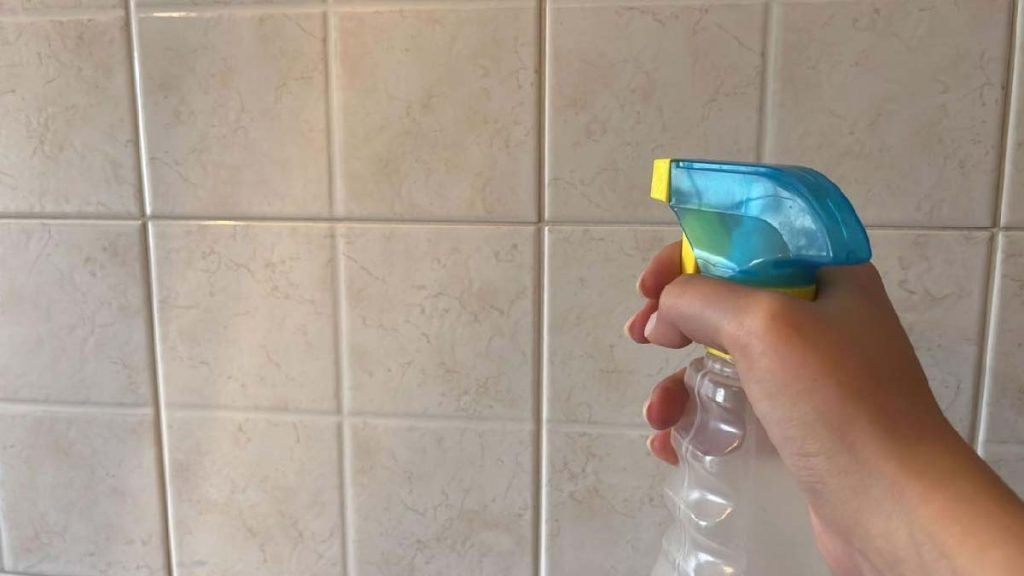 Con este consejo infalible podrás decir adiós a las manchas de grasa en las paredes de la cocina