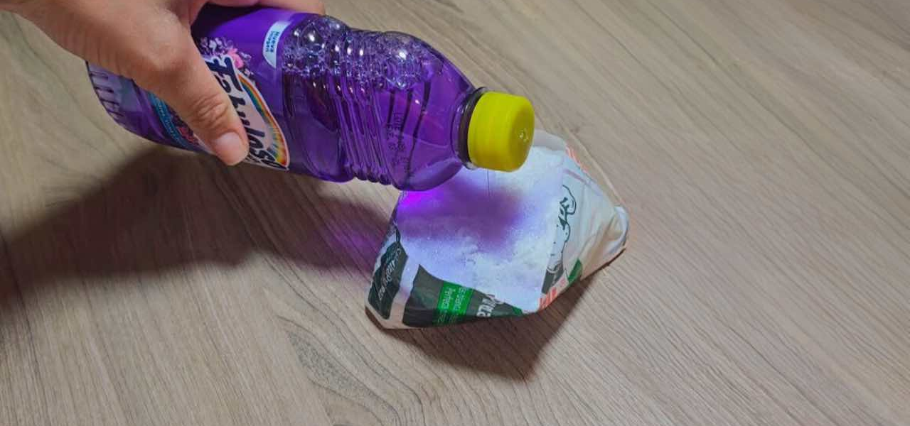 Detergente para platos y sal, ¿alguna vez has probado mezclarlos? No te esperas el resultado
