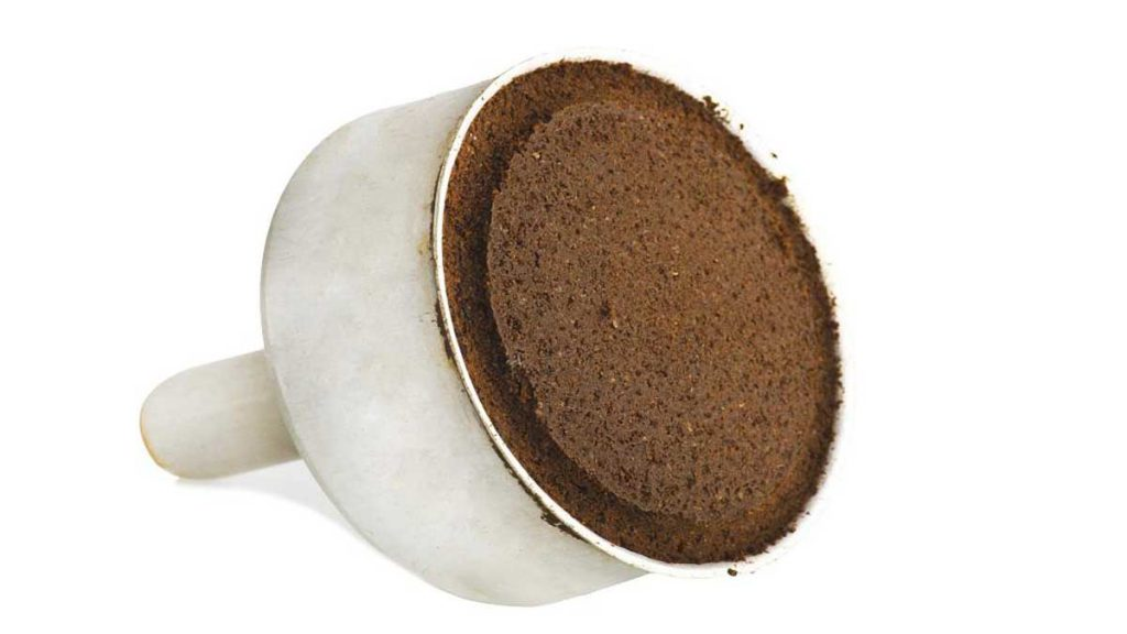 No tires los posos de café, reutilízalos siguiendo estos consejos