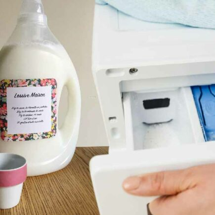 Prepara este suavizante casero para mantener tu ropa fresca y suave.
