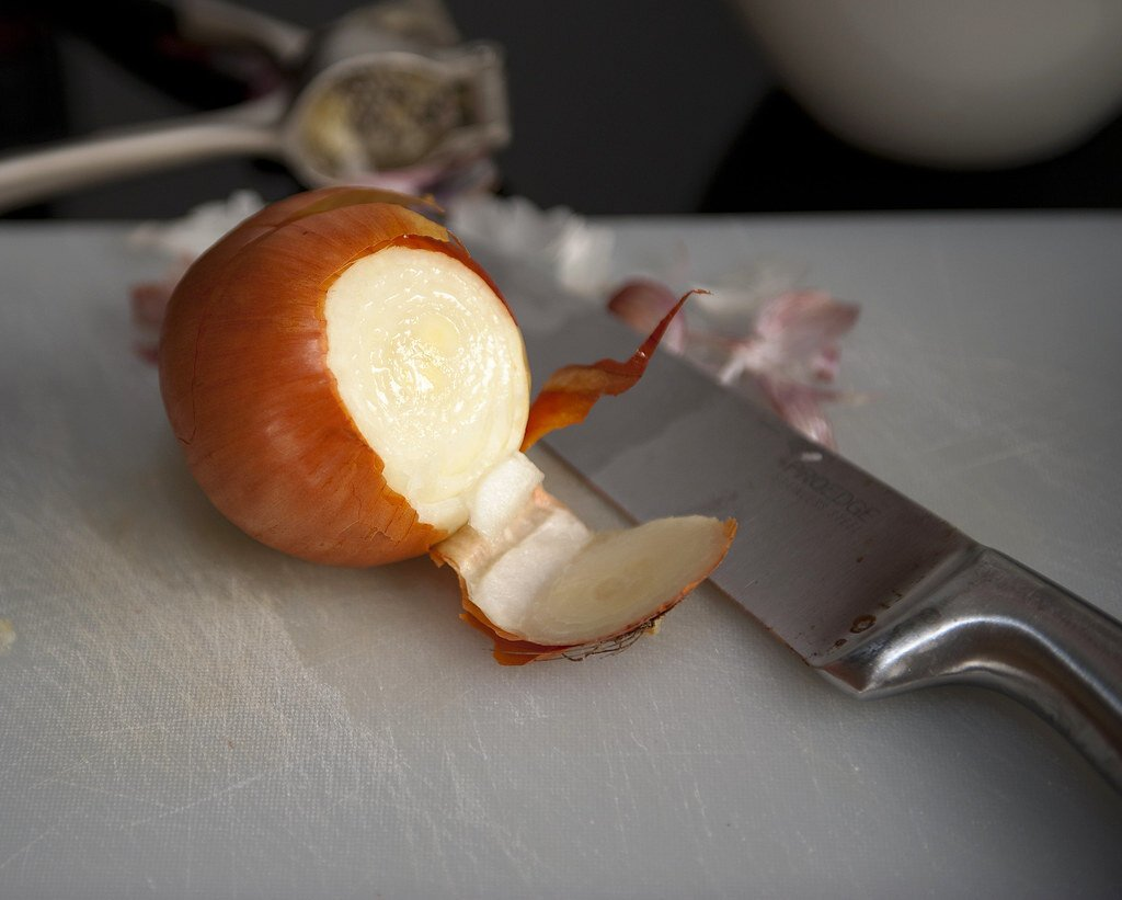 Cómo usar cebollas en casa: trucos útiles para cocinar y en la vida diaria