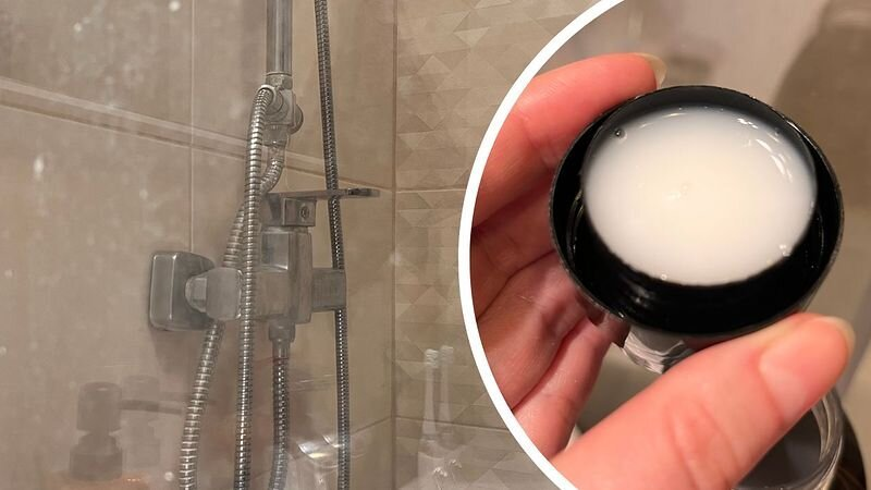 Lo mezclo con agua y lo enjuago en la ducha. La cal se disuelve sola y gotea por toda la superficie